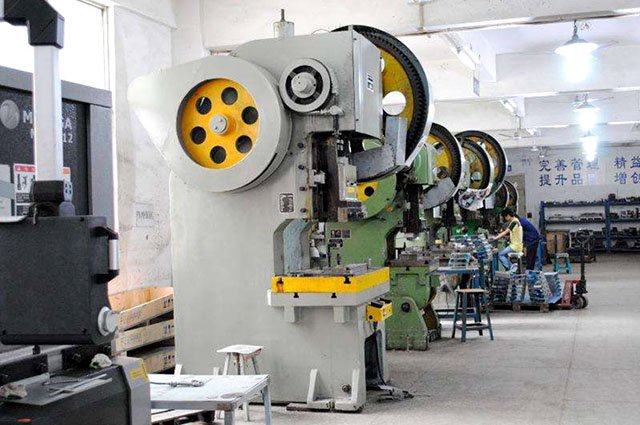 2020031101.jpg 五金加工廠工資怎么樣?各類職位介紹